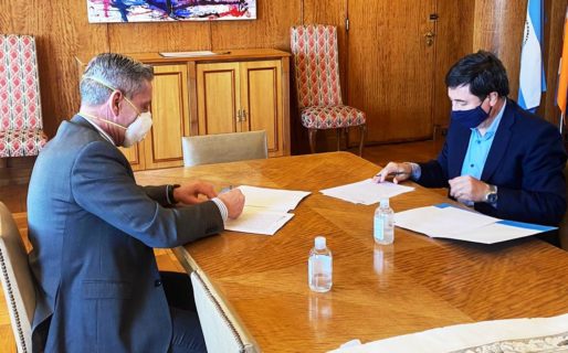 ﻿Arcioni y Arroyo firmaron un convenio para asistir con 20 millones de pesos a Chubut