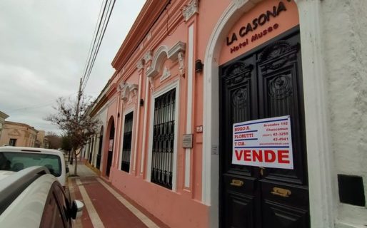 Venden la casa donde vivió Raúl Alfonsín en Chascomús debido a la crisis en el sector turístico