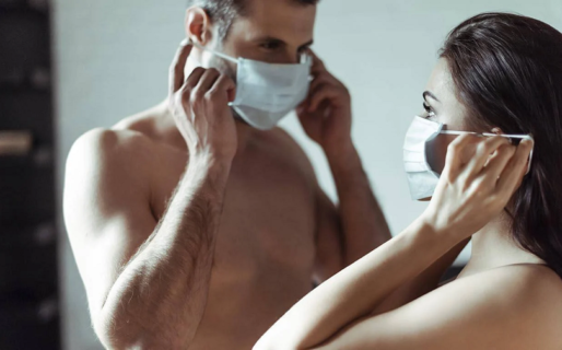 Qué es el «Coronasutra», las siete posiciones sexuales con distancia social