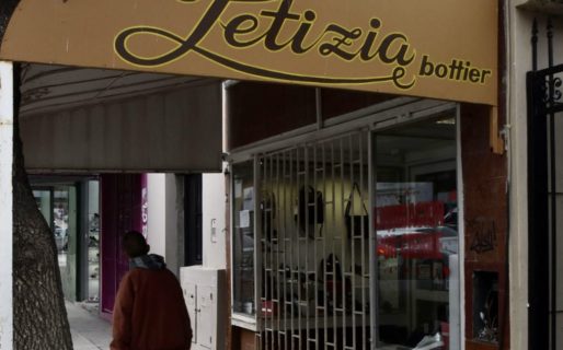 Por la crisis cierra una zapatería con 40 años de historia en el centro