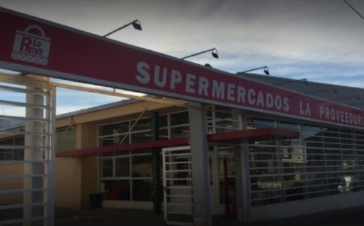 Una mujer intentó robar carne y fiambre en un supermercado de Km 3