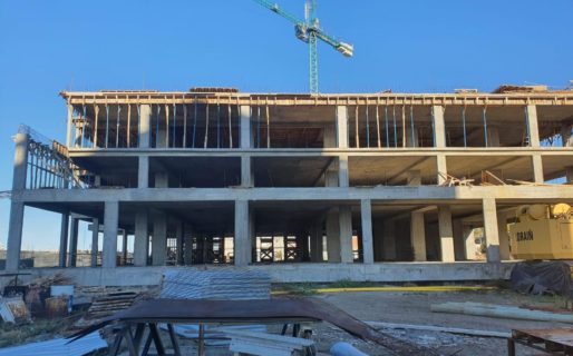 En mayo la construcción se desplomó 48,6% y la industria cayó 26,4%