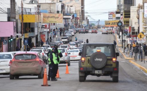 «No están permitidos lo encuentros familiares, lo único que cambió es que no rige más la circulación por DNI»