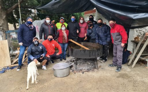 Vecinos del barrio Sismográfica realizaron una olla solidaria