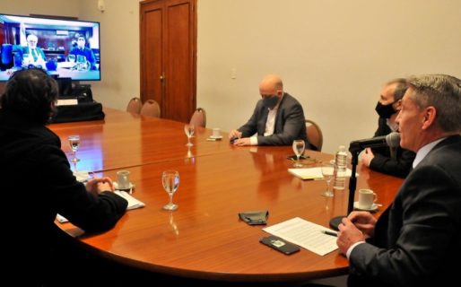 Arcioni firmó un acuerdo de articulación entre las carteras de Salud nacional,  provincial y Seros