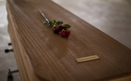 Fingió su muerte para evitar ir a la cárcel, pero el acta de defunción tenía un error que lo delató