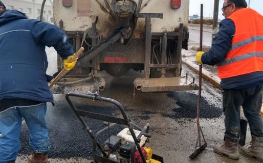 Realizan tareas de bacheo en km. 12, 17 y 18