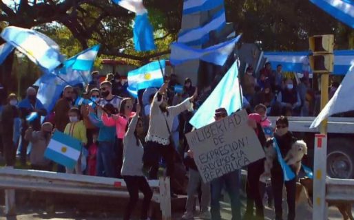 Banderazo «en defensa de las libertades»