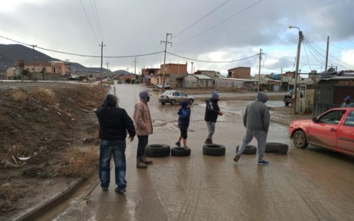 Vecinos de Cerro Solo reclaman por servicios esenciales