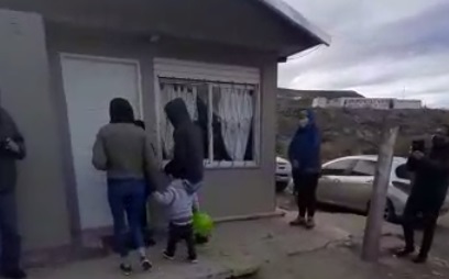 Los siete chicos que habían quedado en la calle tienen un nuevo hogar