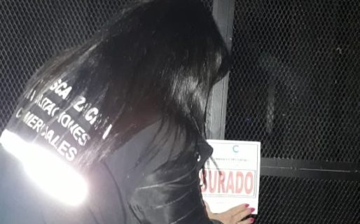 Clausuran una cervecería por encontrar clientes en estado de ebriedad