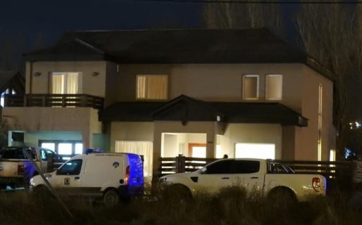 Encontraron manchas de sangre en la casa del ex secretario de Cristina Kirchner y hay tres demorados