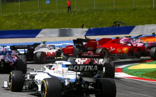 Papelón de Ferrari en la Fórmula Uno: Chocaron entre sí en la primera vuelta y debieron abandonar