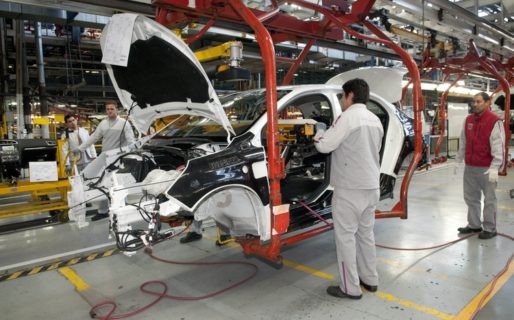 La producción de autos cayó 34,5% en junio y las exportaciones se desplomaron un 60,5%