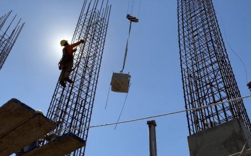 Extenderán por 60 días las suspensiones al personal sin tareas con una rebaja salarial del 25%