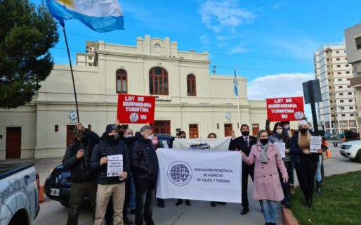 Comodoro se manifestó para pedir la emergencia nacional en el sector turístico y hotelero