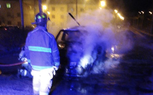 Bomberos apagaron dos incendios de vehículos en zona sur