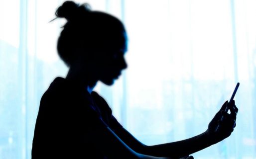 “Si no me mandás una foto desnuda voy a matar a tu mamá”: los aberrantes mensajes y videos que recibió una nena