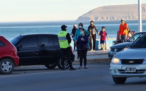 Policia y Defensa Civil realizan controles por el uso del tapaboca