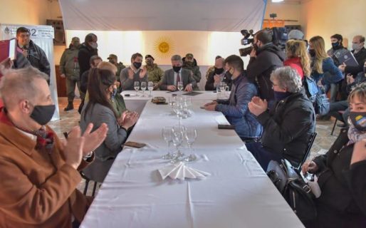 Arcioni y Luque firmaron la obra del Corredor Bioceánico en Río Mayo