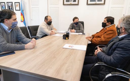 Luque evaluó con José González la propuesta ‘horario corrido’