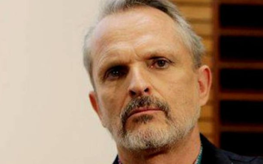 Miguel Bosé convocó a una marcha en contra del uso de cubrebocas y no asistió