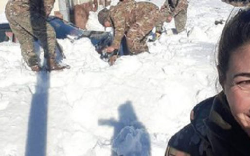 La oficial que comandó a una patrulla del Ejército aislada durante tres días en la nieve