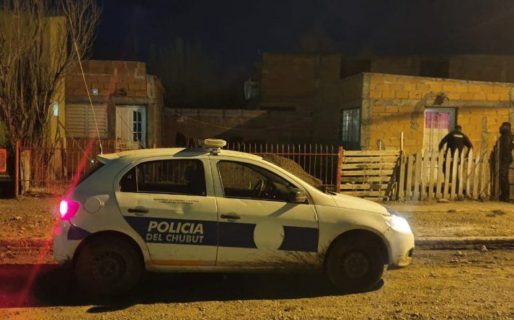 Fiesta clandestina y un auto secuestrado en Sarmiento