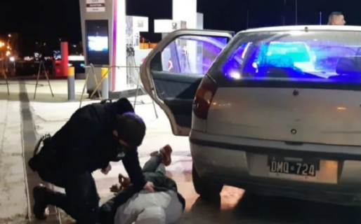 Detienen a un joven que fue a cargar nafta con una pistola