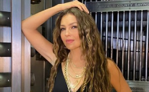 “Más fuerte que nunca”: Thalía celebró sus 49 años con unas fotos en lencería