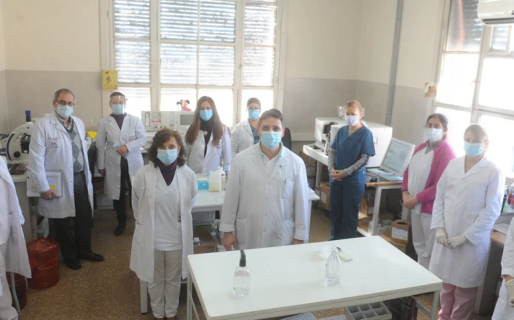 Quiénes tendrán prioridad para la vacuna de Oxford que se producirá en el país