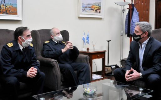 Arcioni recibió a las autoridades de la Armada Argentina