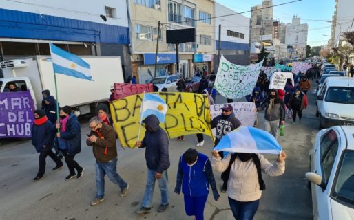 Trabajadores portuarios nuevamente reclamaron con una marcha