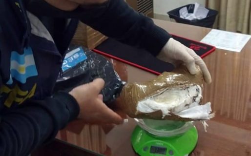 Secuestraron un kilo de cocaína y detuvieron a un ciudadano extranjero