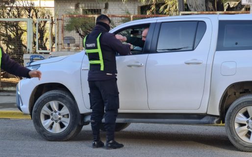 Mientras se conduce no es obligatorio el  uso del tapabocas