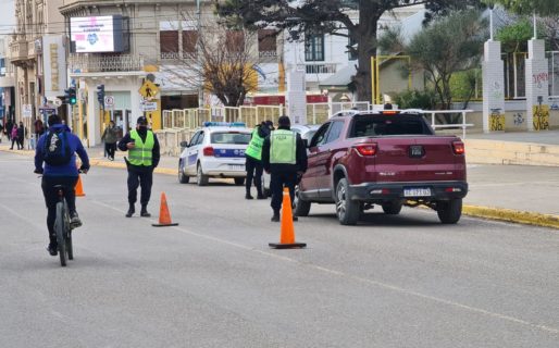 Control de transito en calle céntrica de la ciudad