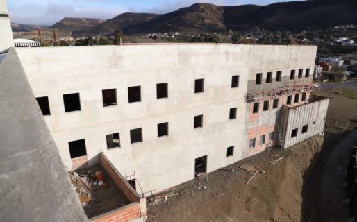 Luque recorrió los avances de las obras del futuro Hotel Deportivo