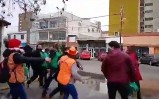 Insultos a Quiroga a la salida de la reunión con el Gobierno