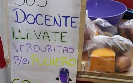 Un supermercado de Comodoro regala verduras a docentes que aún no cobran sus salarios