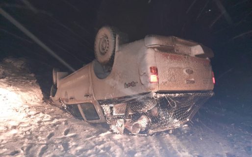 Vuelco en las inmediaciones de Sarmiento: Recomiendan circular con extrema precaución