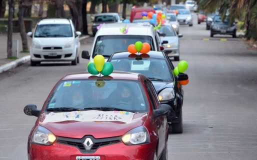 En el Día del Maestro, jardines maternales realizan una caravana federal