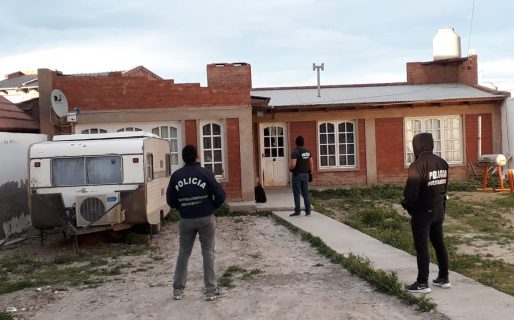 Quedó detenida una mujer por «facilitar» la entrega de viviendas del IPV