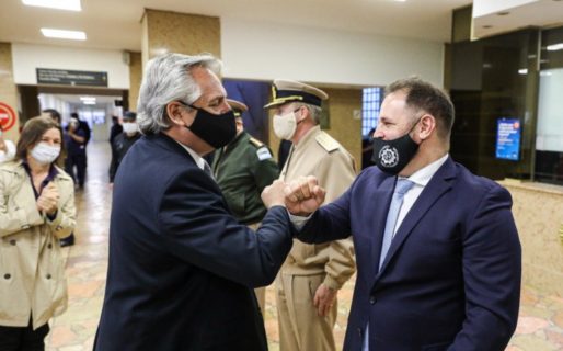 Glinski participó con Fernández del anuncio de regulación salarial de las fuerzas federales