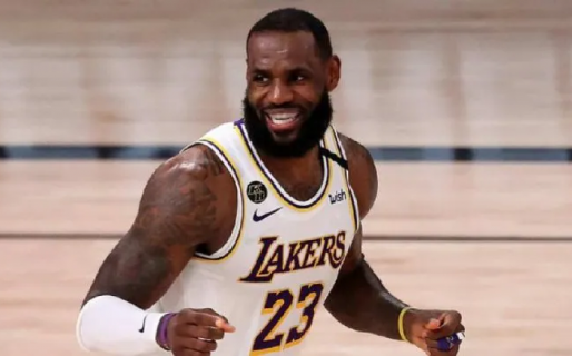 Los Lakers dieron vuelta la serie ante Houston y LeBron James rompió un récord histórico