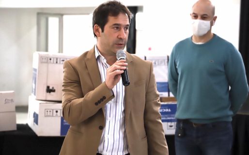 Luque entregó respiradores y equipamiento al Hospital Regional