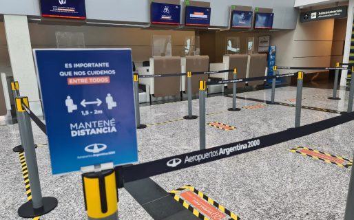 Suspenden la venta de vuelos al exterior y suben un 35% los precios