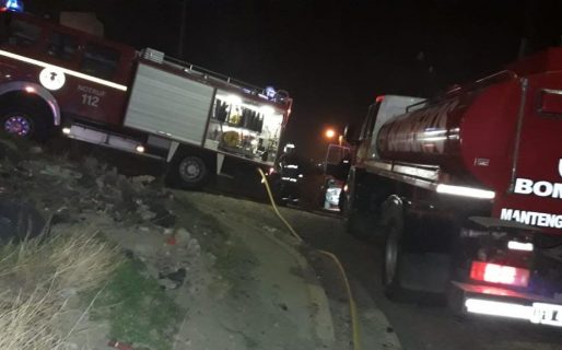 Bomberos intervinieron en un incendio de vivienda en la madrugada