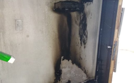 Principio de Incendio: Estaban durmiendo y tuvieron que salir de la vivienda por humo en el tablero de electricidad