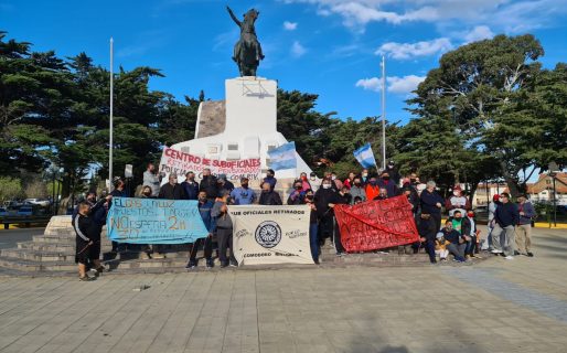 Policías retirados volvieron a manifestarse por calles céntricas de la ciudad