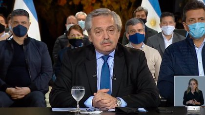Alberto crea fondo de asistencia a la provincia de Buenos Aires para darle aumento salarial a la Policía